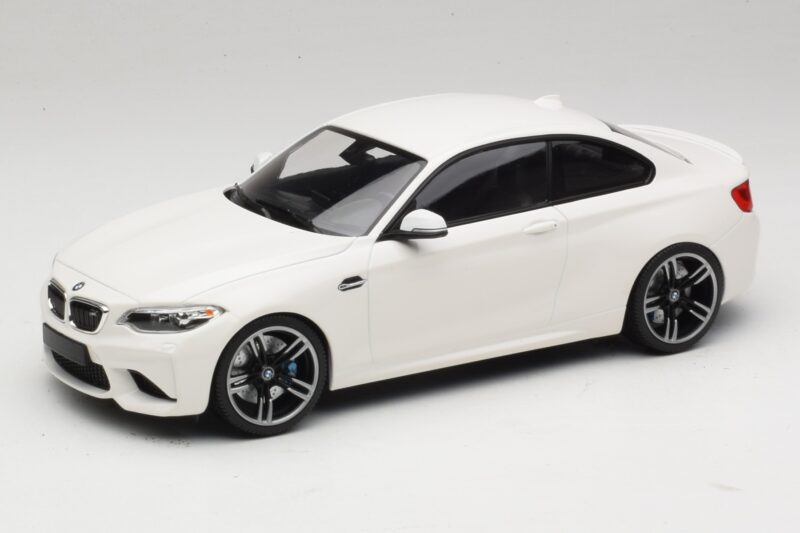 BMW M2 F87 Biely Minichamps 1:18 155026104 Kov