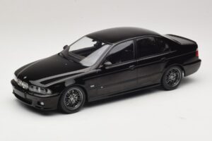 BMW M5 E39 Čierny KK-Scale 1:18 KKDC181623 Kov