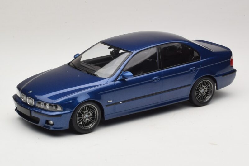 BMW M5 E39 Modrá Metalíza KK-Scale 1:18 KKDC181621 Kov