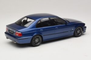 BMW M5 E39 Modrá Metalíza KK-Scale 1:18 KKDC181621 Kov – obrázok 2 z 6