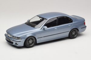 BMW M5 E39 Silverstone Blue Metallic KK-Scale 1:18 KKDC181622 Kov