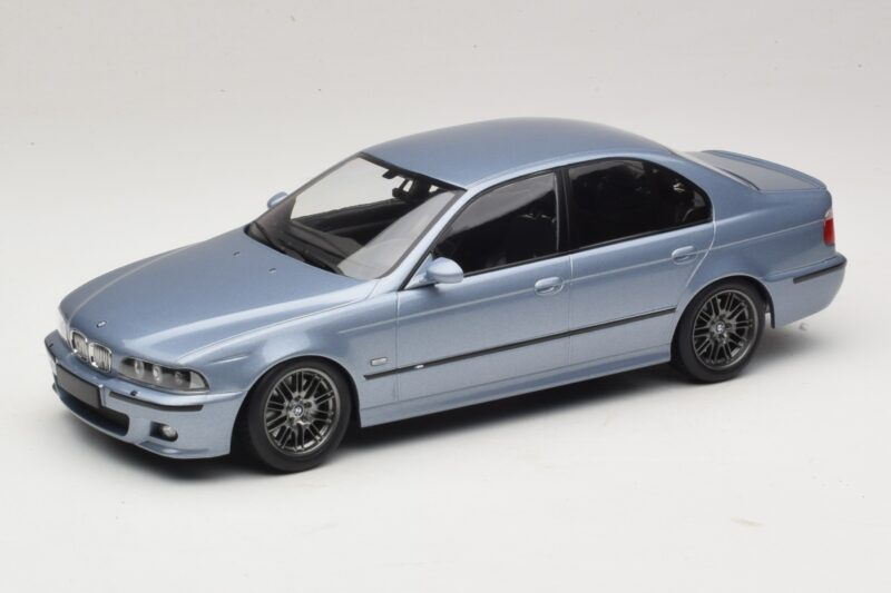 BMW M5 E39 Silverstone Blue Metallic KK-Scale 1:18 KKDC181622 Kov