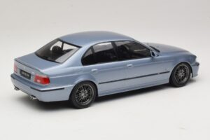 BMW M5 E39 Silverstone Blue Metallic KK-Scale 1:18 KKDC181622 Kov – obrázok 2 z 6