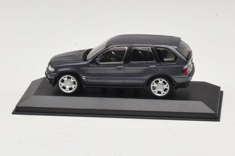BMW X5 E53 4.4i Šedá Metalíza Náhradná Škatuľa Minichamps 1:43 80420393166-R1 Diecast