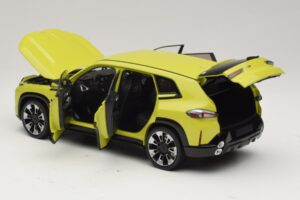BMW XM G09 Žltý Minichamps 1:18 110023302 Diecast – obrázok 5 z 8