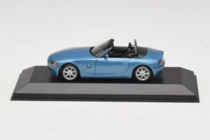 BMW Z4 E85 Svetlomodrá Metalíza Náhradná Škatuľa Minichamps 1:43 80420144054-R1 Diecast