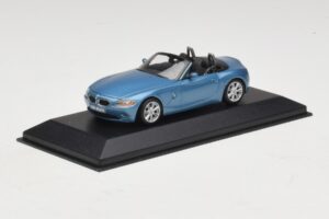 BMW Z4 E85 Svetlomodrá Metalíza Náhradná Škatuľa Minichamps 1:43 80420144054-R1 Diecast – obrázok 2 z 5