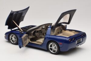 Chevrolet Corvette C5 Commemorative Edition Modrý AUTOart 1:18 71157 Kov – obrázok 6 z 9