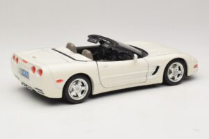 Chevrolet Corvette C5 Kabriolet Biely Bburago 1:18 3076-P1 Kov – obrázok 3 z 8