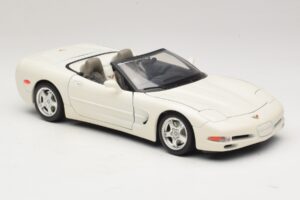 Chevrolet Corvette C5 Kabriolet Biely Bburago 1:18 3076-P1 Kov – obrázok 6 z 8
