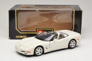 Chevrolet Corvette C5 Kabriolet Biely Bburago 1:18 3076-P1 Kov – obrázok 8 z 8