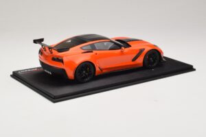 Chevrolet Corvette C7 ZR-1 High Voltage Tint TopSpeed 1:18 TS0147 Živica – obrázok 2 z 6