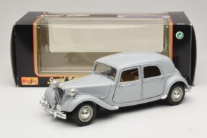 Citroen 15CV Six Šedý Maisto 1:18 31837 Kov – obrázok 8 z 8