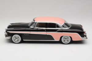 DeSoto Fireflite Sedan Čierny & Ružová KK-Scale 1:18 KKDC181542 Kov – obrázok 3 z 6