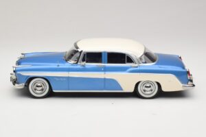 DeSoto Fireflite Sedan Modrá Metalíza & Krémová KK-Scale 1:18 KKDC181544 Kov – obrázok 3 z 6