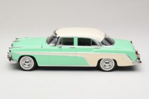 DeSoto Fireflite Sedan Svetlozelená & Krémová KK-Scale 1:18 KKDC181543 Kov – obrázok 3 z 6