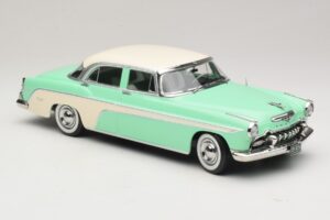 DeSoto Fireflite Sedan Svetlozelená & Krémová KK-Scale 1:18 KKDC181543 Kov – obrázok 4 z 6