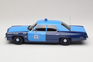 Dodge Monaco Massachusetts State Police KK-Scale 1:18 KKDC181154 Kov – obrázok 3 z 6