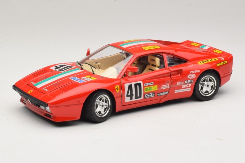 Ferrari 288 GTO #40 Červený Bburago 1:18 3027-P4 Kov