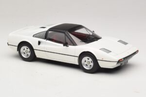 Ferrari 308 GTS Biely MCG 1:18 MCG18664 Kov – obrázok 4 z 6