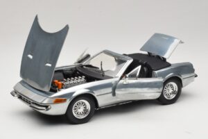 Ferrari 365 GTS Chrome Silver Hot Wheels 1:18 25738 Kov – obrázok 2 z 8