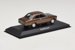 Ford Escort Mk1 Hnedá Metalíza Maxichamps 1:43 940081000 Kov – obrázok 2 z 5