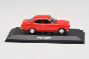 Ford Escort Mk1 Červený Maxichamps 1:43 940081001 Diecast