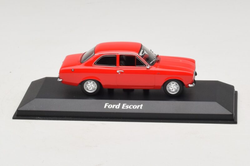 Ford Escort Mk1 Červený Maxichamps 1:43 940081001 Diecast