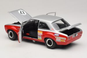 Ford Escort Mk1 TC #17 Stewart / C. Craft RAC Tourist Trophy Silverstone 1970 Minichamps 1:18 100708117 Kov – obrázok 5 z 8
