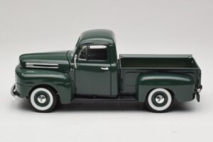 Ford F-1 Zelená Road Legends 1:18 92218 Kov – obrázok 4 z 8