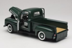 Ford F-1 Zelená Road Legends 1:18 92218 Kov – obrázok 5 z 8