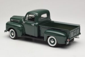 Ford F-1 Zelená Road Legends 1:18 92218 Kov – obrázok 7 z 8