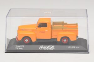 Ford F1 Coca-Cola Minichamps 1:43 400082062 Kov – obrázok 4 z 5
