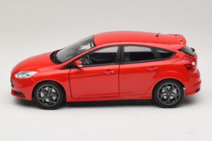 Ford Focus ST Mk2 Červená Minichamps 1:18 110082002 Kov – obrázok 4 z 8