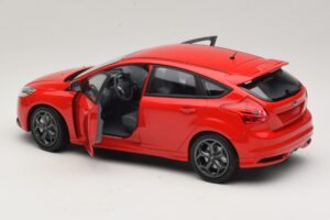 Ford Focus ST Mk2 Červená Minichamps 1:18 110082002 Kov – obrázok 5 z 8