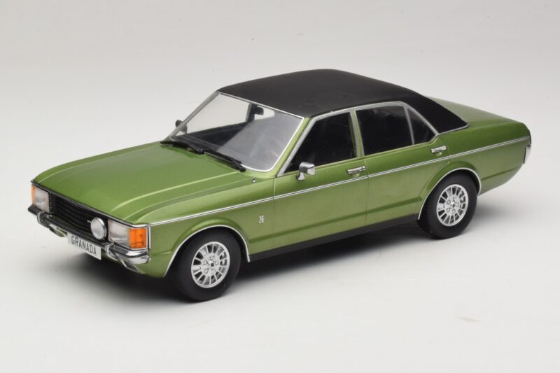 Ford Granada Mk1 Zelená Metalíza & Čierna MCG 1:18 MCG18569 Kov