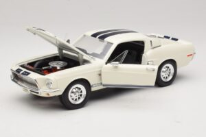 Ford Shelby GT500KR Biela Road Legends 1:18 92168 Kov – obrázok 2 z 8