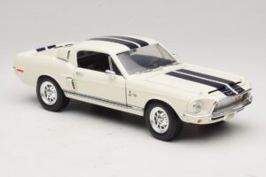 Ford Shelby GT500KR Biela Road Legends 1:18 92168 Kov – obrázok 6 z 8