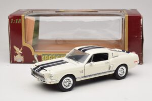 Ford Shelby GT500KR Biela Road Legends 1:18 92168 Kov – obrázok 8 z 8