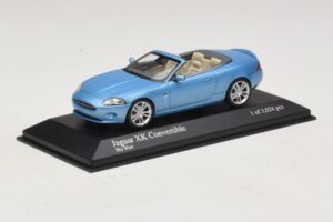 Jaguar XK X150 Kabriolet Svetlo Modrá Metalíza Minichamps 1:43 400130530 Kov – obrázok 2 z 5