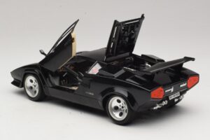 Lamborghini Countach 5000 Quattrovalvole Čierny Bburago 1:18 3337 Kov – obrázok 5 z 8