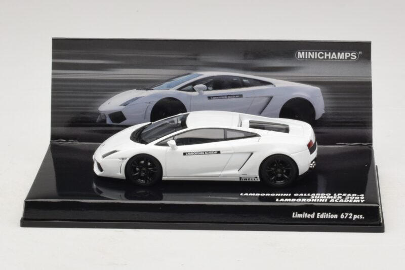 Lamborghini Gallardo LP560-4 Academy Biely Minichamps 1:43 436103801 Kov