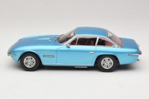 Lamborghini Islero S Svetlo Modrá Metalíza KK-Scale 1:18 KKDC181581 Kov – obrázok 3 z 6