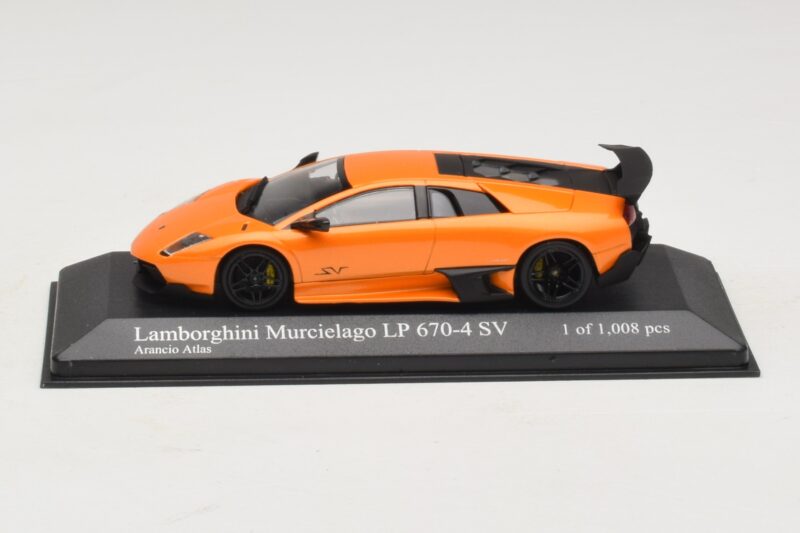 Lamborghini Murcielago LP670-4 SV Oranžová Metalíza Minichamps 1:43 400103942 Kov
