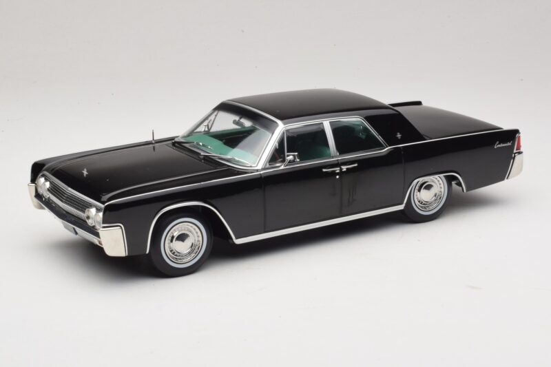 Lincoln Continental Čierny KK-Scale 1:18 KKDC181483 Kov