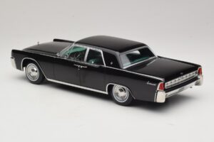 Lincoln Continental Čierny KK-Scale 1:18 KKDC181483 Kov – obrázok 5 z 6
