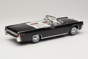 Lincoln Continental Convertible Čierny Bad Boys KK-Scale 1:18 KKDC181521 Kov – obrázok 3 z 7