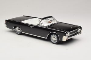 Lincoln Continental Convertible Čierny Bad Boys KK-Scale 1:18 KKDC181521 Kov – obrázok 5 z 7