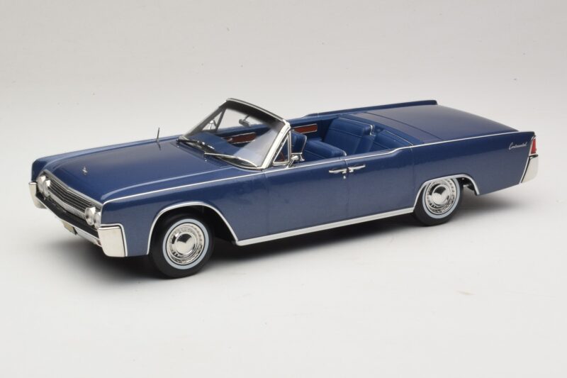 Lincoln Continental Convertible Modrá Metalíza The Lincoln Lawyer KK-Scale 1:18 KKDC181522 Kov