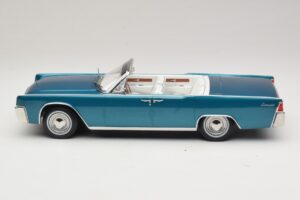 Lincoln Continental Convertible Tyrkysová Metalíza KK-Scale 1:18 KKDC181524 Kov – obrázok 4 z 7